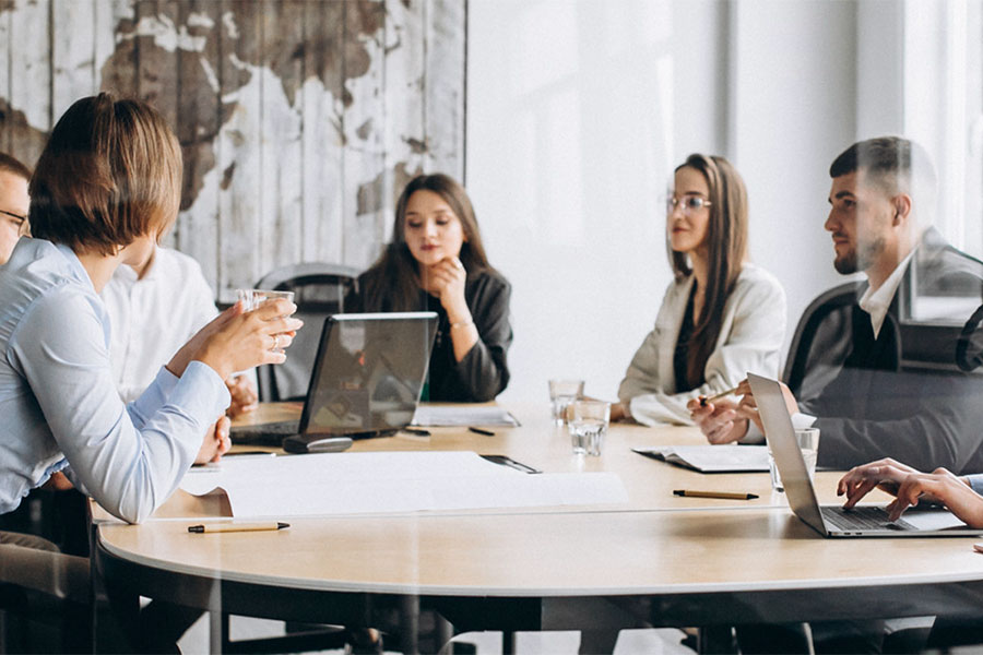 <span>DİJİTALİN ÖTESİNDE</span> <br> YAZILIM VE MEDYA AJANSI